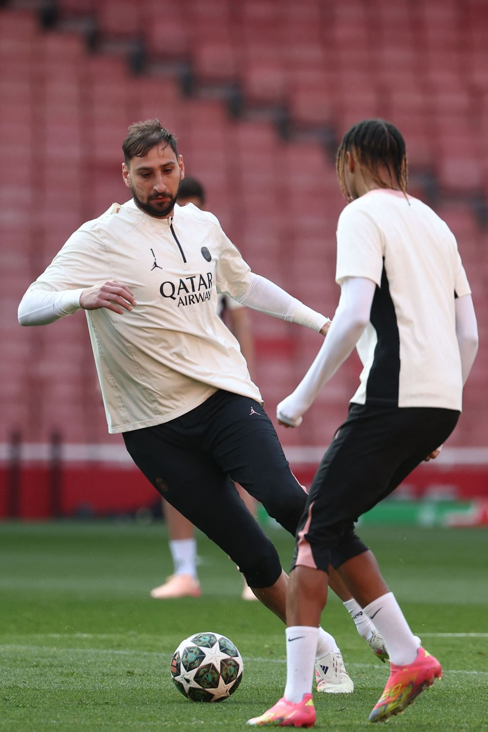 巴黎圣日耳曼球队全力备战，备战积极向上的简单介绍